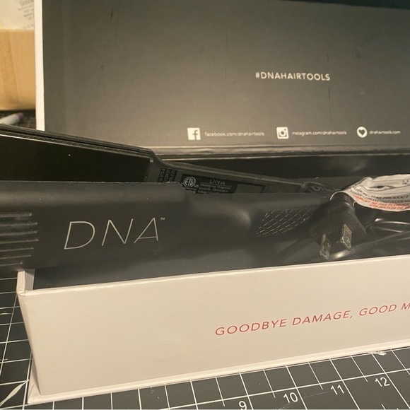 dna 1.5” Vive Tourmaline Flat Iron Professional EUC Straightener Hair Tool - Picture 1 of 7